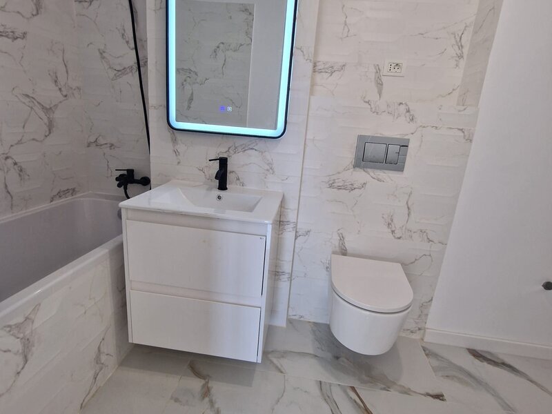 Dristor, 10 minute metrou, pe Ramnicu Valcea, bloc 1985 cu centrala