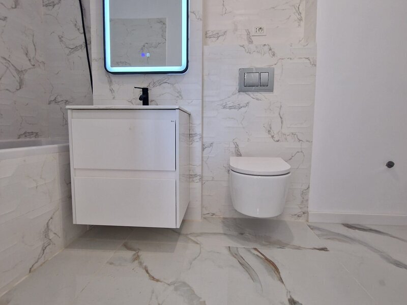 Dristor, 10 minute metrou, pe Ramnicu Valcea, bloc 1985 cu centrala