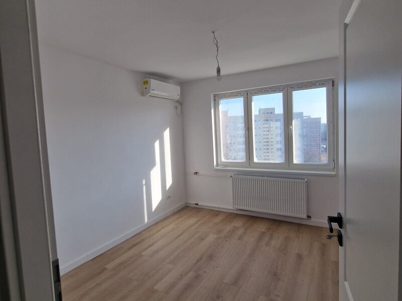 Dristor, 10 minute metrou, pe Ramnicu Valcea, bloc 1985 cu centrala