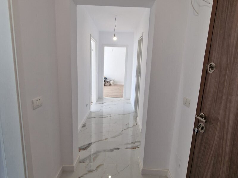 Dristor, 10 minute metrou, pe Ramnicu Valcea, bloc 1985 cu centrala