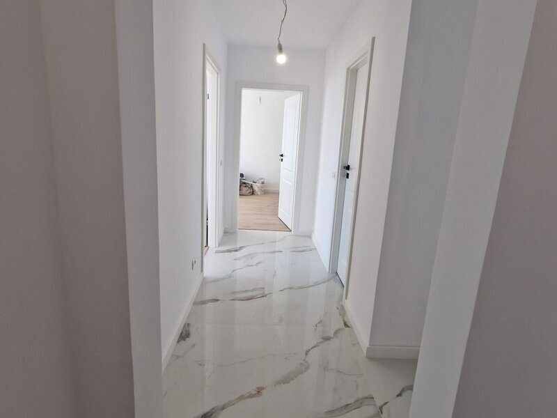 Dristor, 10 minute metrou, pe Ramnicu Valcea, bloc 1985 cu centrala