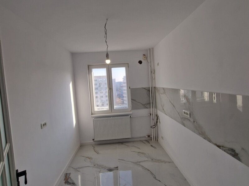 Dristor, 10 minute metrou, pe Ramnicu Valcea, bloc 1985 cu centrala