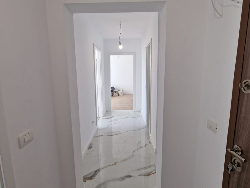 Dristor, 10 minute metrou, pe Ramnicu Valcea, bloc 1985 cu centrala