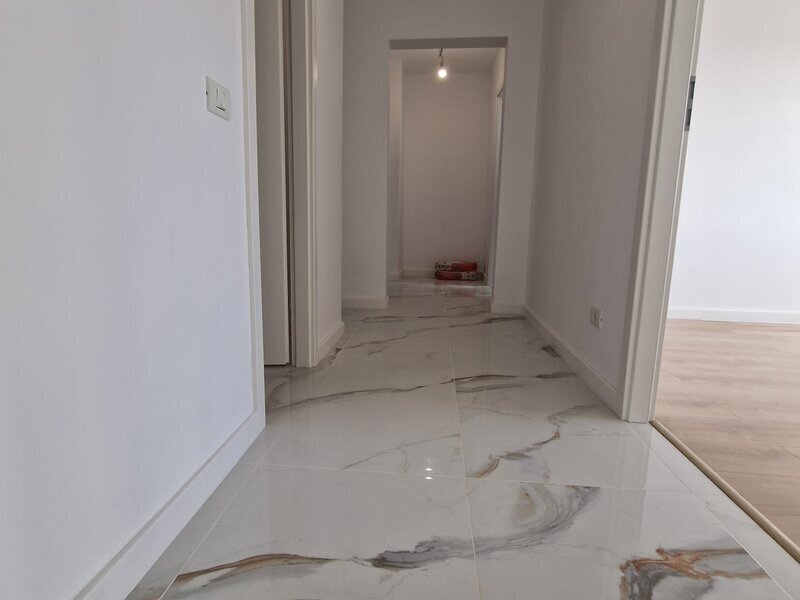 Dristor, 10 minute metrou, pe Ramnicu Valcea, bloc 1985 cu centrala