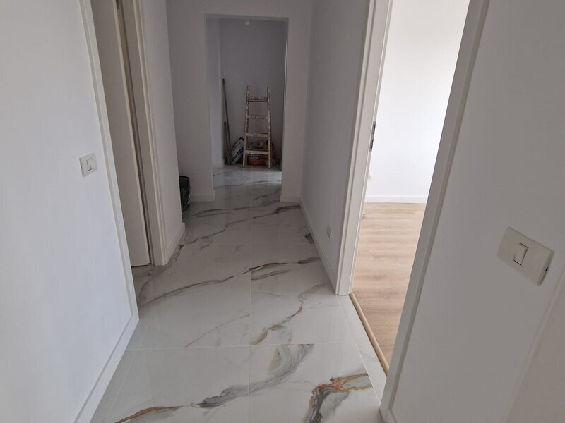 Dristor, 10 minute metrou, pe Ramnicu Valcea, bloc 1985 cu centrala